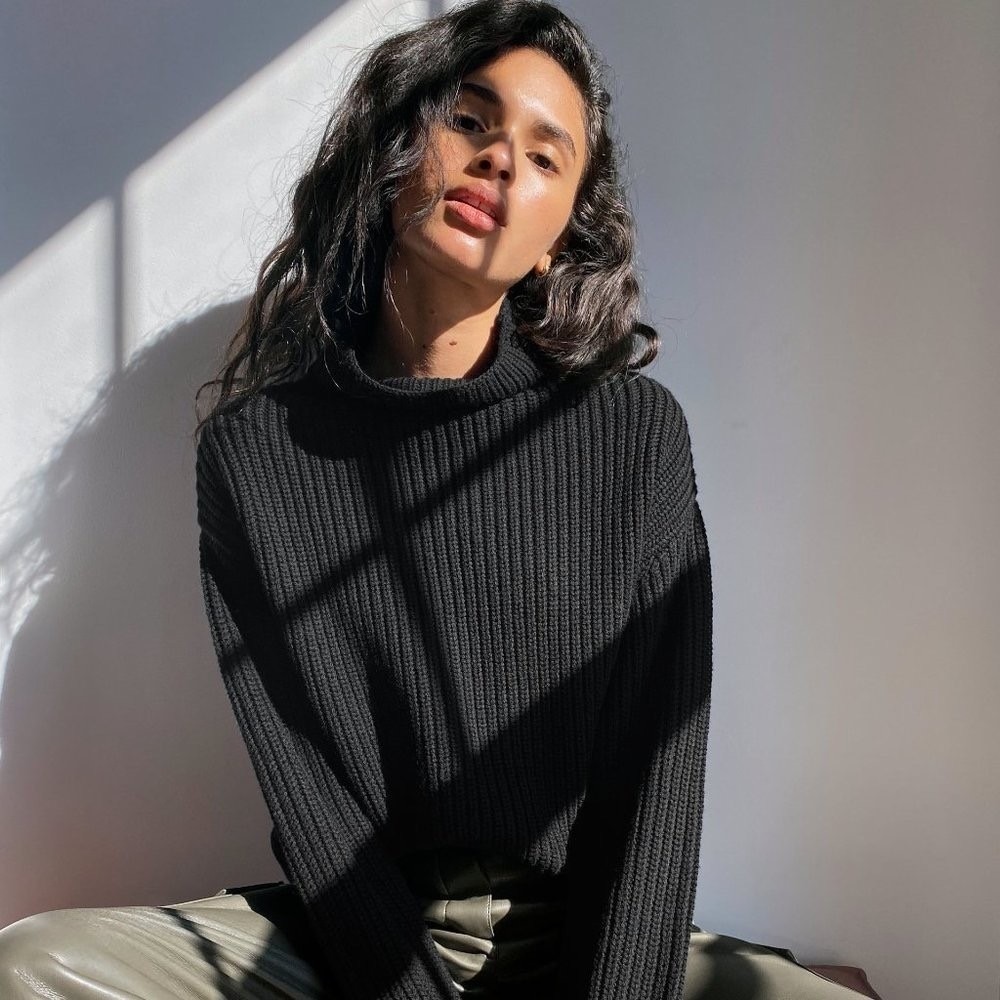 NEW!! Aritzia WILFRED Wool Shaker Knit Mock Neck Turtleneck Sweater Gray Small